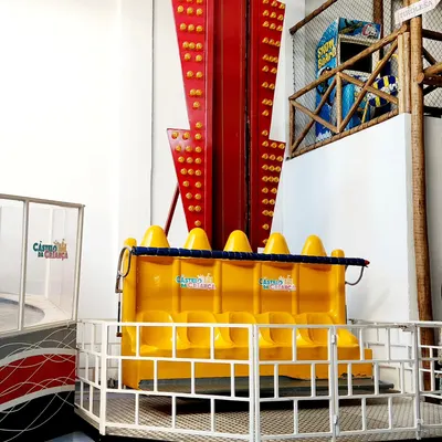 Festa Hot Wheels com pista de carros e decoração temática