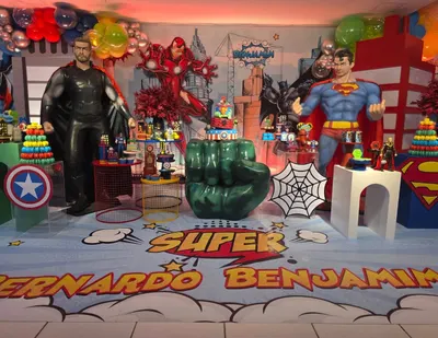 Festa Super-Heróis: Thor, Hulk, Superman e Capitão América em decoração temática